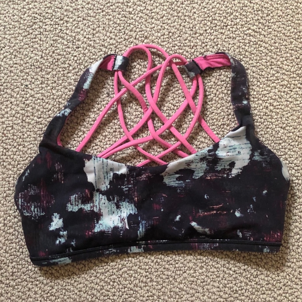 Lululemon sports bra